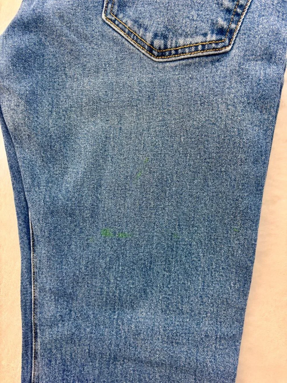 Levi's Men's Blue Jeans --- Straight Leg --- Size: 32 x 34 --- Great Condition!